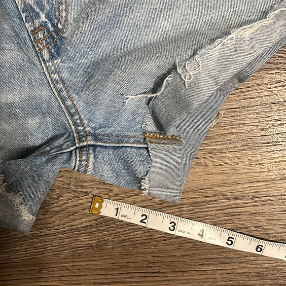 American Eagle Strigid Super High Rise Relaxed Distressed Jean Shorts 25 - Picture 11 of 12